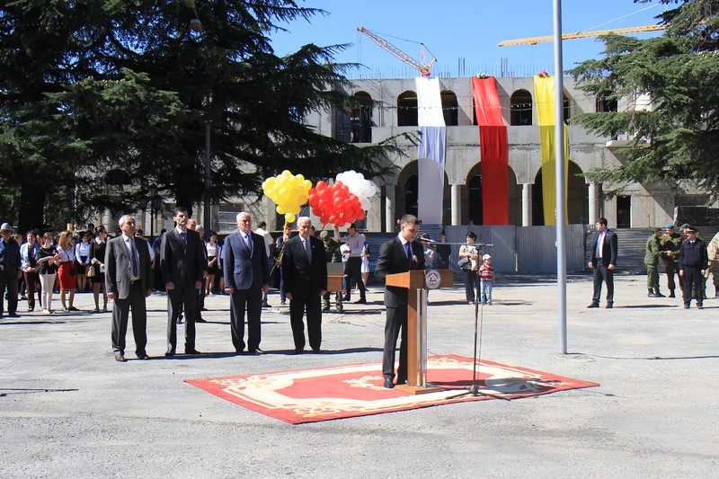 4. Церемония подъема Государственного флага Республики Южная Осетия (часть I)