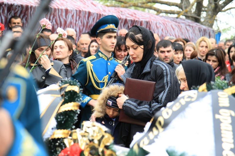 9. Церемония перезахоронения останков защитника Отечества Маирбега Тедеева