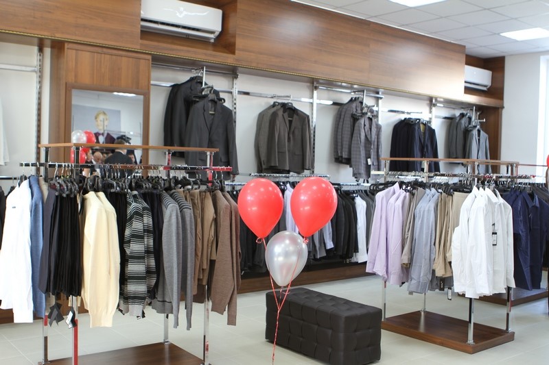 5. Церемония открытия фирменного магазина одежды швейной фабрики БТК-4