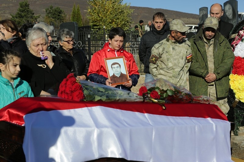 2. Церемония перезахоронения останков героя Осетии Вилена Чибирова