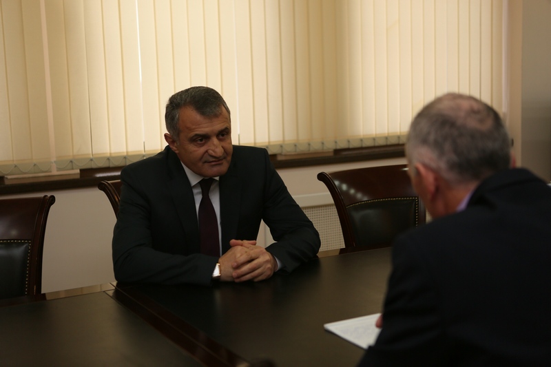 2. Встреча с Главой Администрации г. Квайса Геннадием Баззаевым