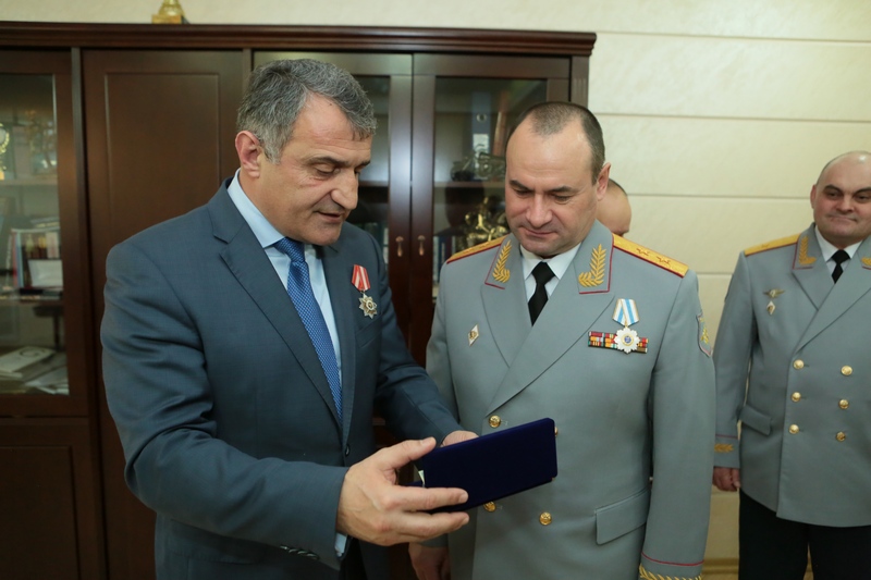 3. Анатолий Бибилов: «Отношения между оборонными ведомствами Южной Осетии и Российской Федерации находятся на самом высоком уровне»
