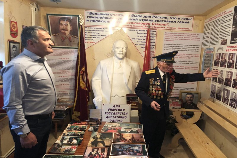1. Анатолий Бибилов посетил дом-музей ветерана Великой Отечественной войны Николая Габеева