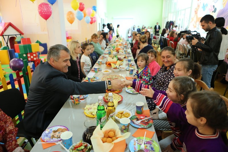 1. Анатолий Бибилов: «Дети остро нуждаются в нашей защите и опеке»