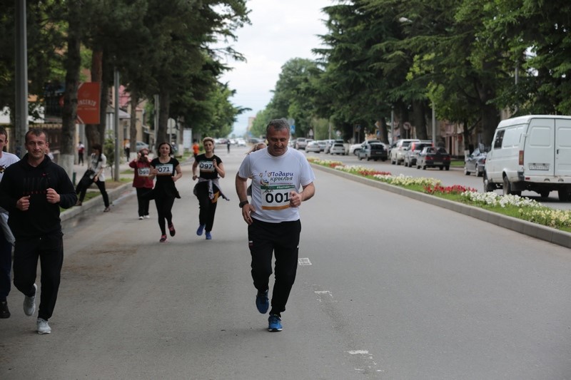 2. Анатолий Бибилов принял участие в благотворительном забеге #RunTskhinval