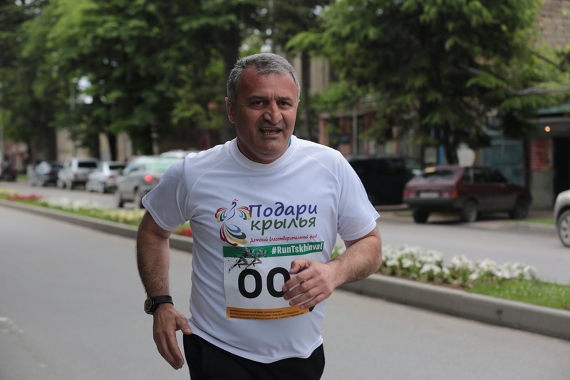 3. Анатолий Бибилов принял участие в благотворительном забеге #RunTskhinval