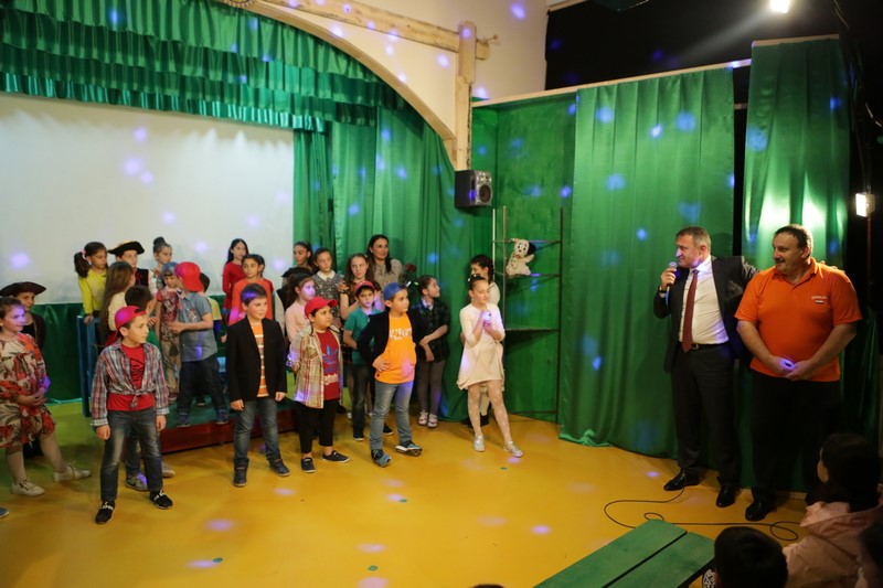 5. Анатолий Бибилов посетил презентацию детской студии телевидения «Gino-TV»
