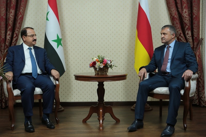 1. Встреча с личным представителем Президента Сирийской Арабской Республики Риядом Хаддадом