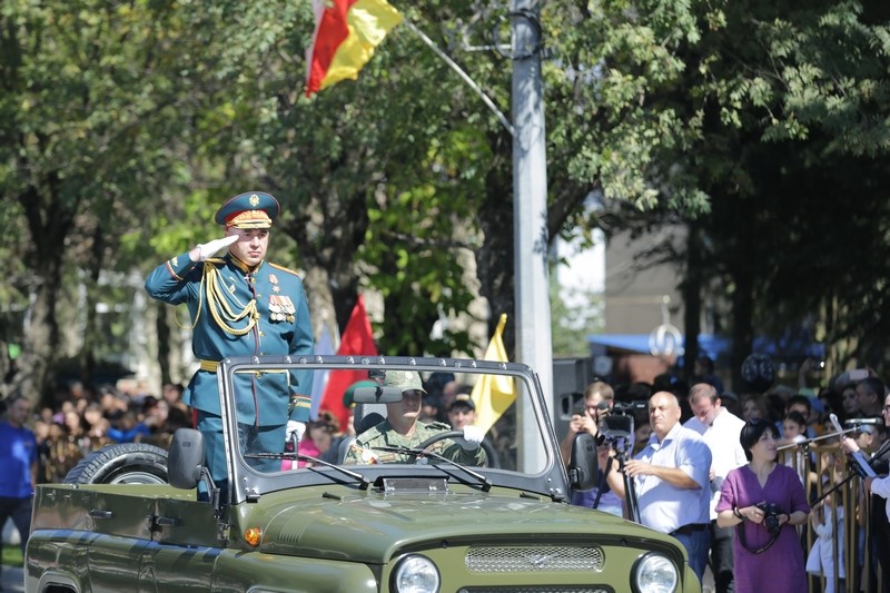 04. Военный парад в честь празднования 28-й годовщины Республики Южная Осетия
