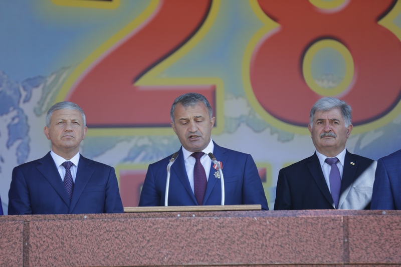 6I5A5008. Выступление на военном параде в честь празднования 28-й годовщины Республики Южная Осетия
