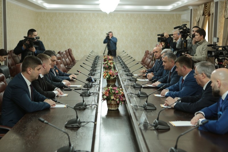 1. Совещание по вопросам сотрудничества между Республикой Южная Осетия и Луганской Народной Республикой