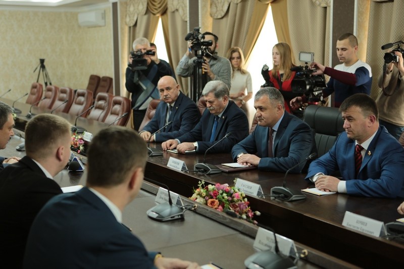 2. Совещание по вопросам сотрудничества между Республикой Южная Осетия и Луганской Народной Республикой