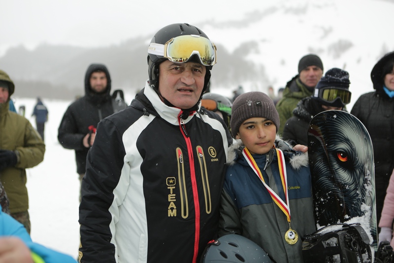 08. Анатолий Бибилов посетил соревнования по лыжным гонкам и сноуборду
