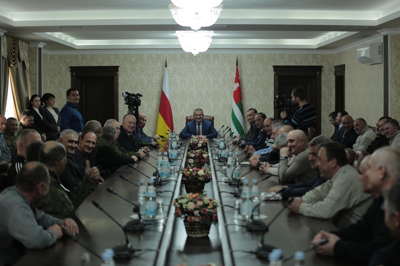 7. Встреча с Министром обороны Республики Абхазия Мирабом Кишмария
