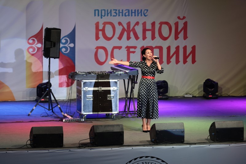 3. Анатолий Бибилов посетил праздничный концерт «Песни, рожденные свободой»