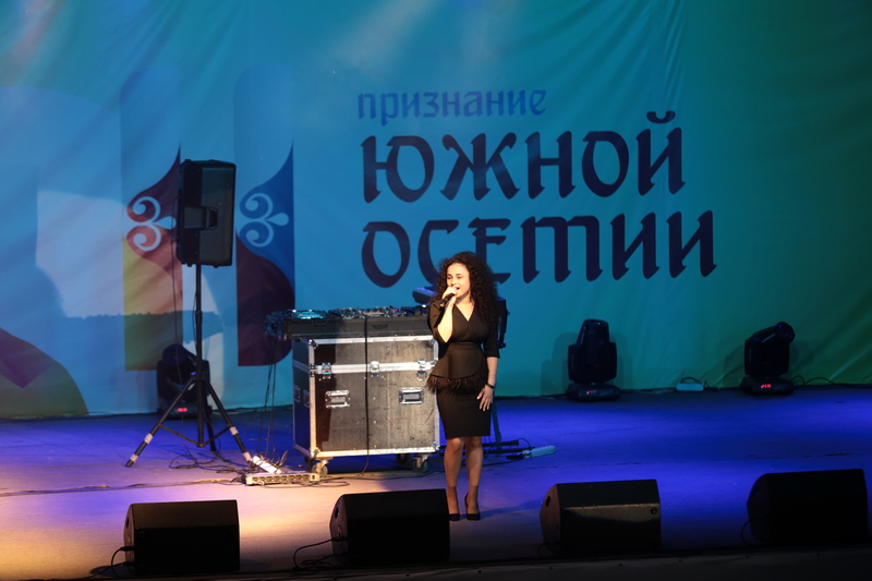 5. Анатолий Бибилов посетил праздничный концерт «Песни, рожденные свободой»