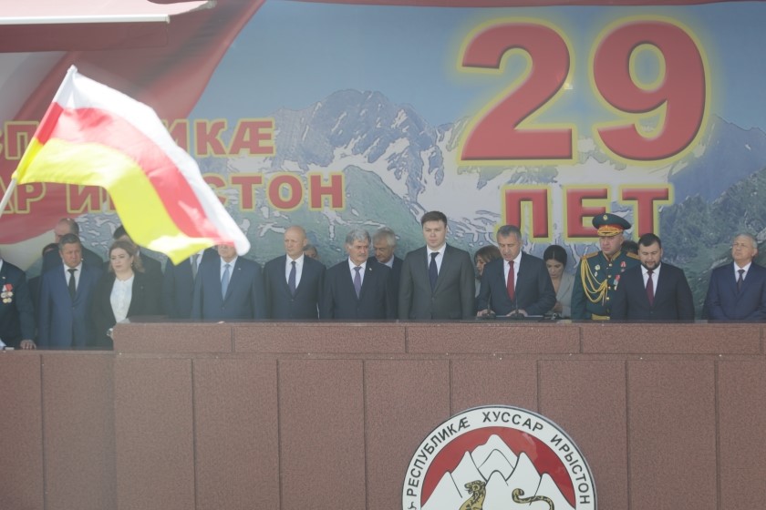04. Военный парад в честь празднования 29-й годовщины Республики Южная Осетия