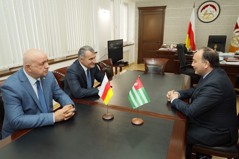 2. Встречи с делегациями, прибывшими на празднование Дня Республики Южная Осетия