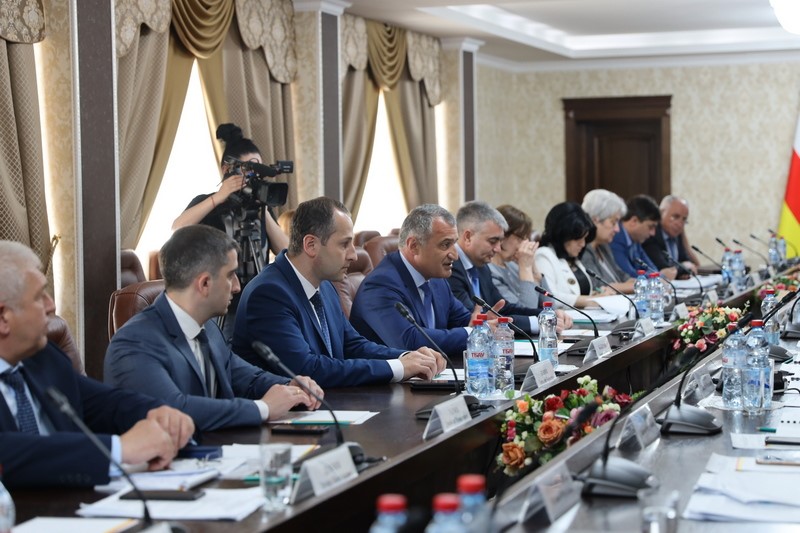 2. Совещание по вопросам социально-экономического сотрудничества между Республикой Южная Осетия и Российской Федерацией