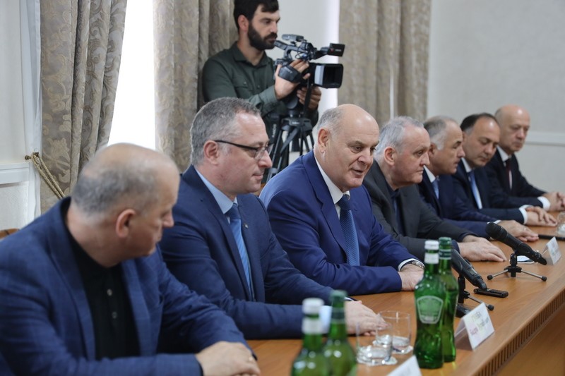 2. Анатолий Бибилов: «Абхазия и Южная Осетия будут развивать сотрудничество»