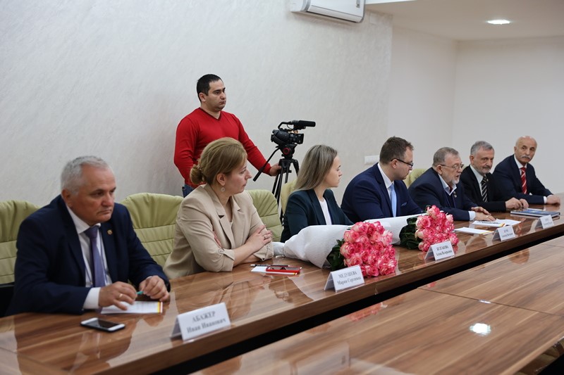 1. Встреча с членами Общественной палаты Российской Федерации