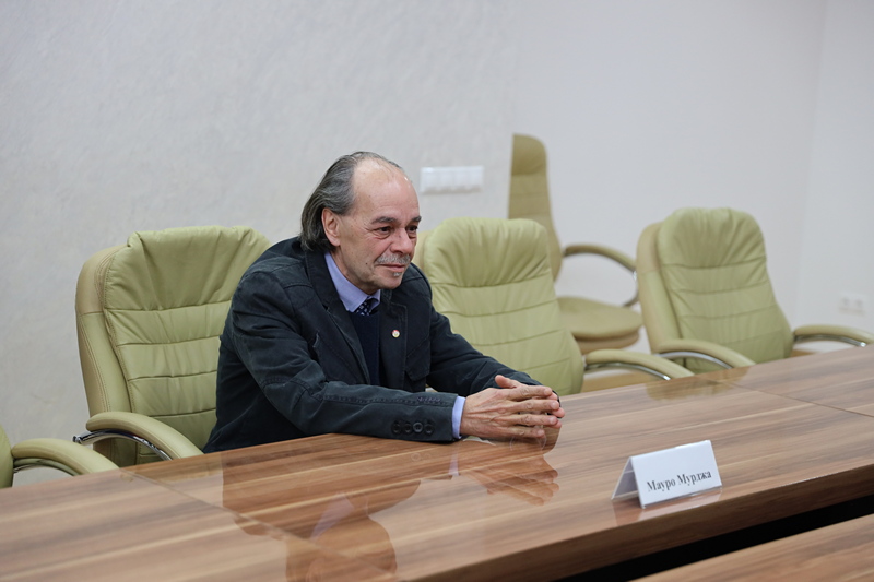 2. Анатолий Бибилов: «Выборы в Южной Осетии всегда отличались демократичностью»