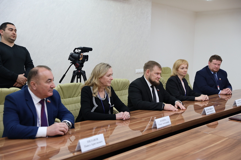 2. Встреча с делегацией из Луганской Народной Республики