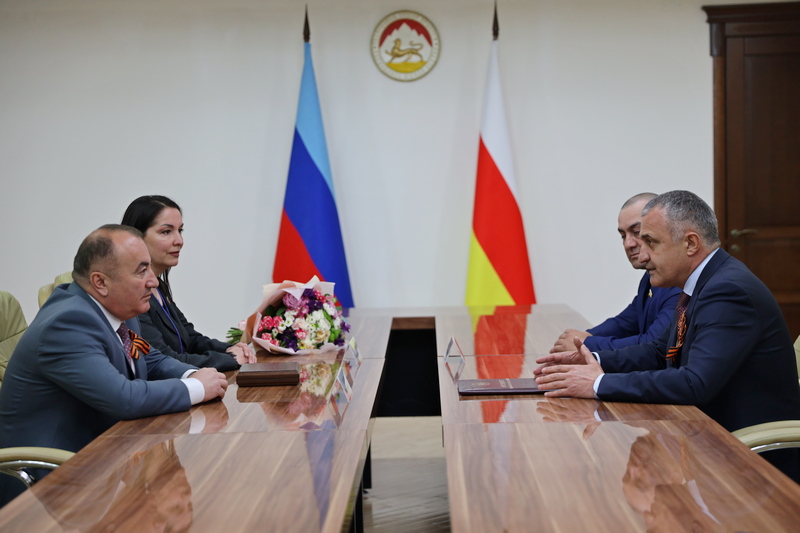 1. Встреча с делегацией из Луганской Народной Республики
