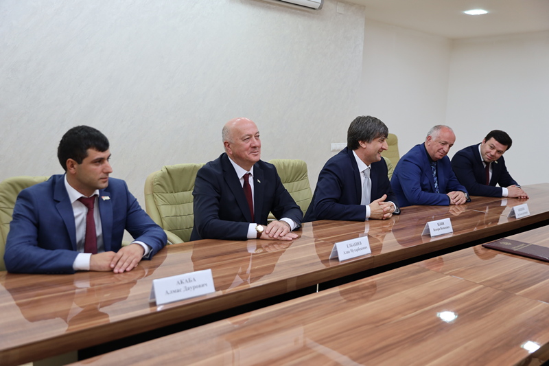 2. Встреча с делегацией из Республики Абхазия
