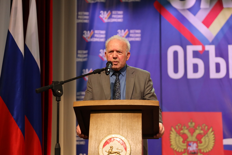 2. Анатолий Бибилов: «Все политические деятели должны думать и действовать сообща»