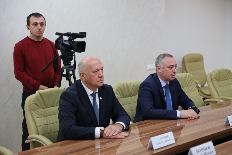2. Встреча с Вице-президентом Республики Абхазия Бадрой Гунба