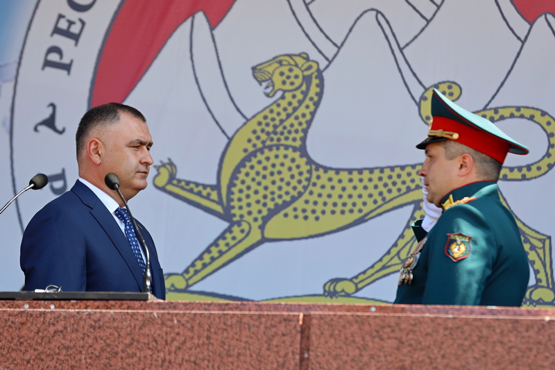 Военный парад в честь празднования 32-й годовщины Республики Южная Осетия
