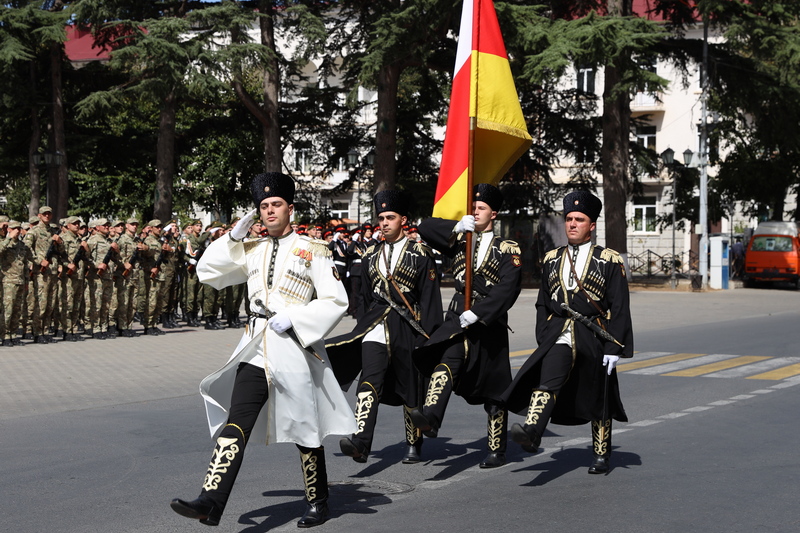 5R3A9439. Алан Гаглоев посетил генеральную репетицию военного парада в честь Дня Республики