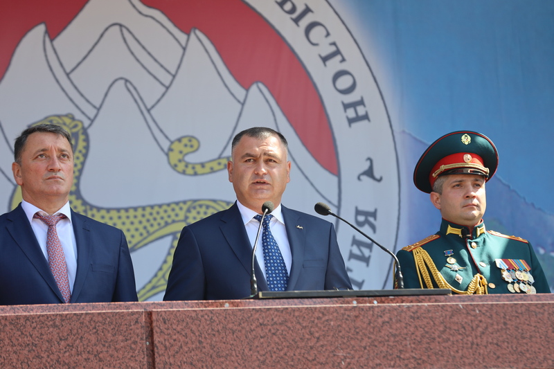ej5ilp. Военный парад в честь празднования 32-й годовщины Республики Южная Осетия