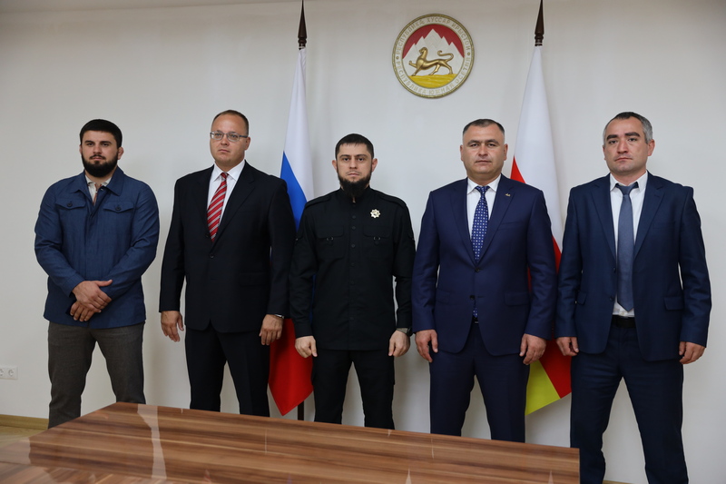 f25qp57z. Встреча с делегацией Чеченской Республики