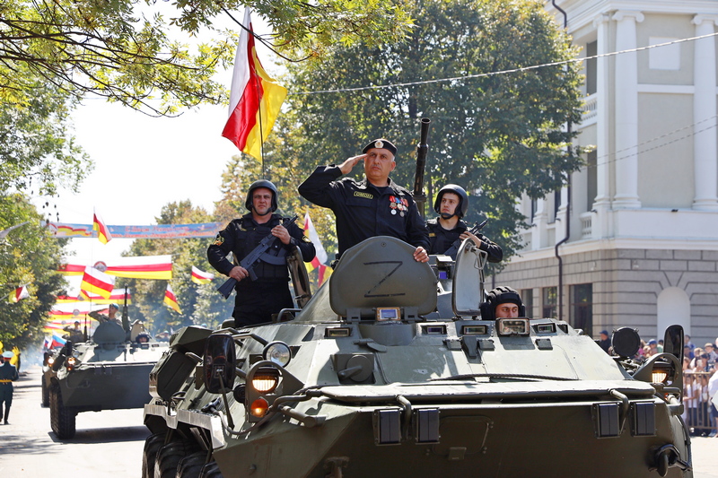gjrz12gf. Военный парад в честь празднования 32-й годовщины Республики Южная Осетия