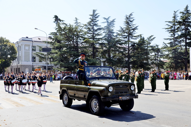 wmduqfjr. Военный парад в честь празднования 32-й годовщины Республики Южная Осетия
