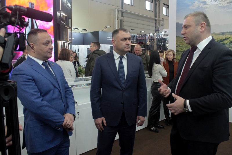 3jk7xsmk. Алан Гаглоев посетил международный форум «Продэкспо-2023»
