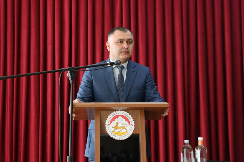 e1ndyc50. Алан Гаглоев поздравил омоновцев с 31-й годовщиной со дня образования подразделения