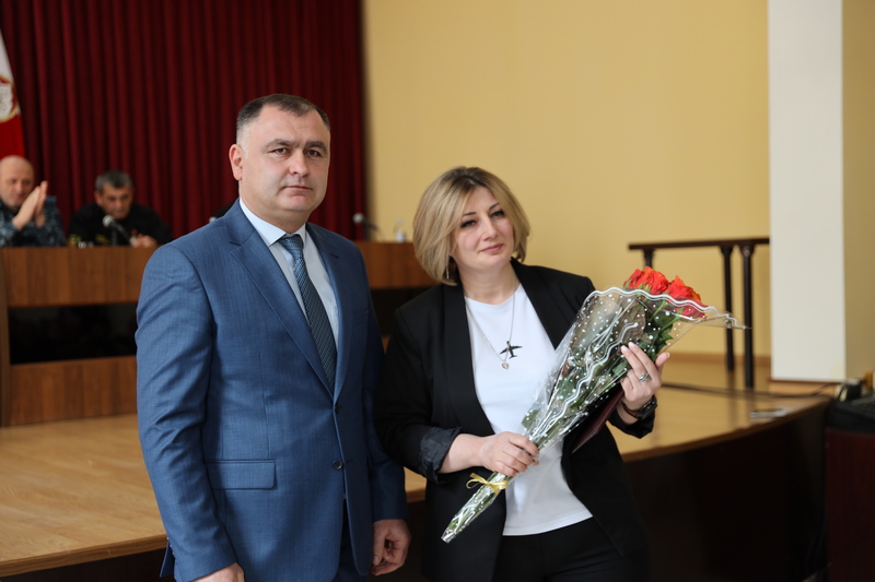 intmb3yt. Алан Гаглоев поздравил омоновцев с 31-й годовщиной со дня образования подразделения