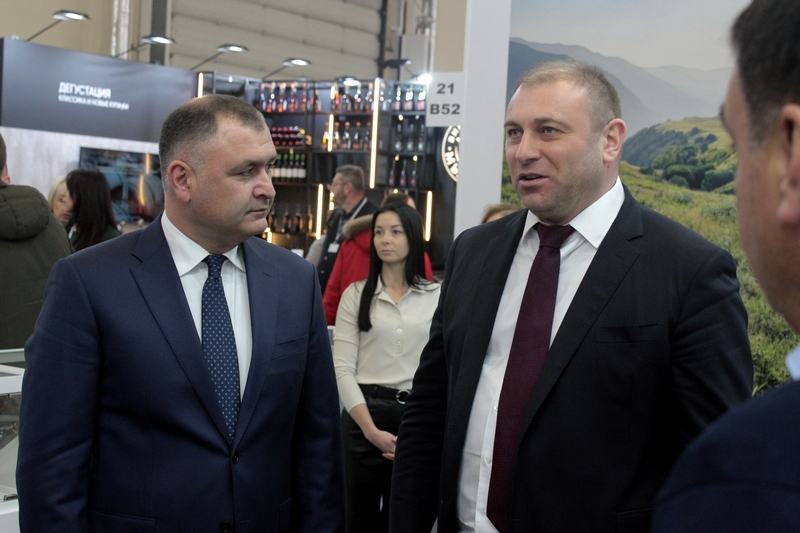 vlgf2s7g. Алан Гаглоев посетил международный форум «Продэкспо-2023»