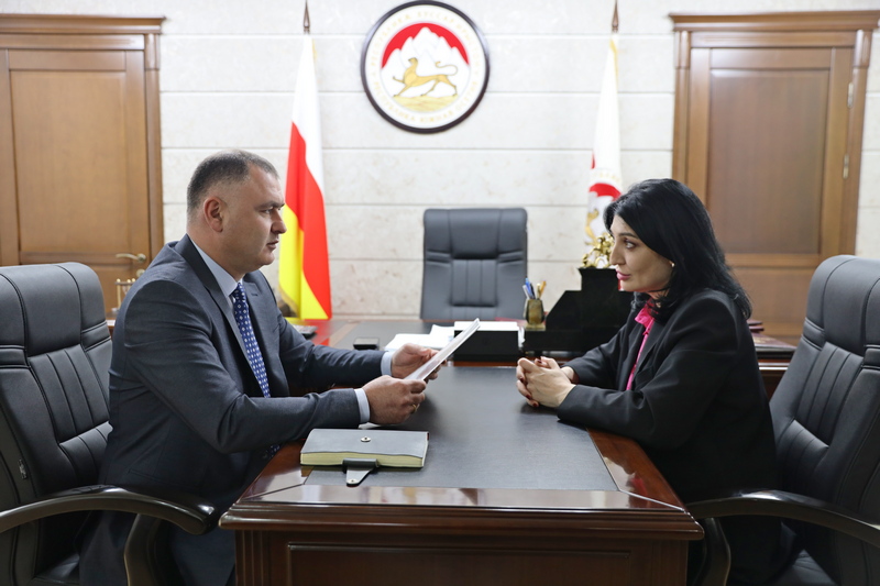 1rxl17zh. Встреча с Председателем Правления Национального банка Республики Южная Осетия Жанной Джиоевой