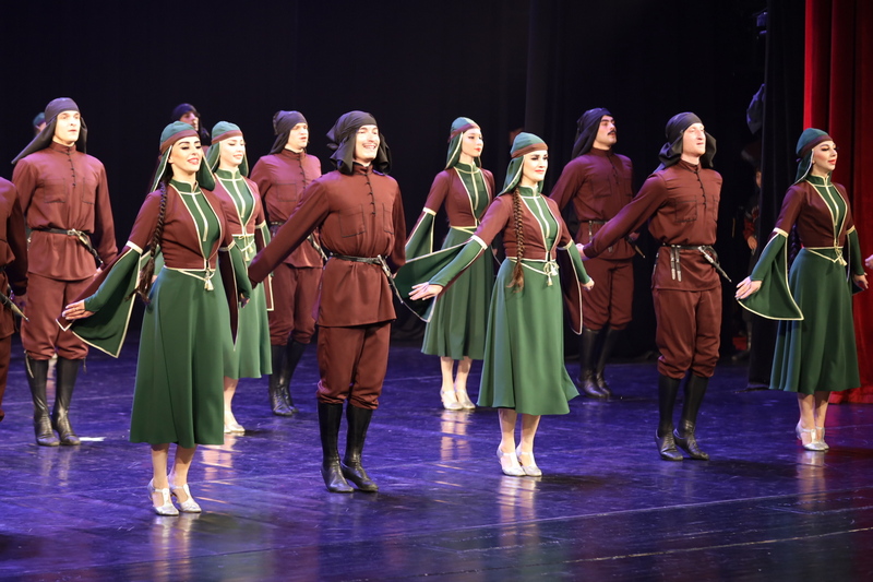 3oemgolw. Алан Гаглоев посетил церемонию закрытия Дней культуры Абхазии в Южной Осетии