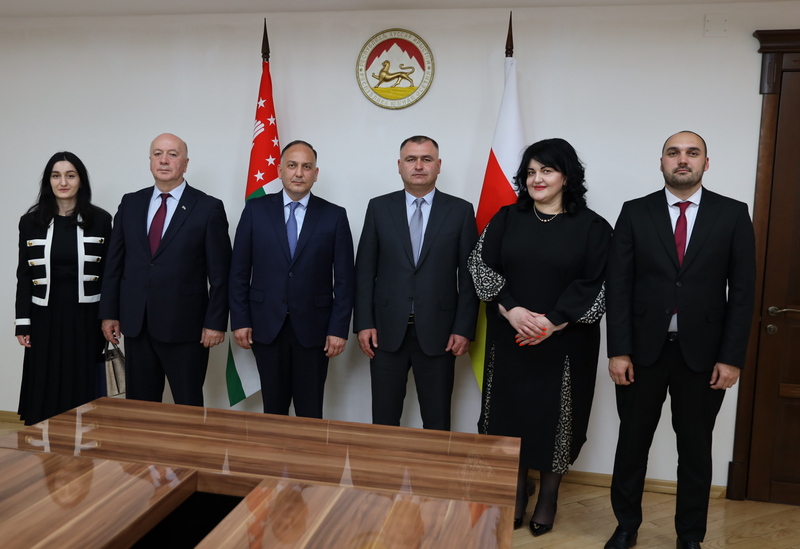 ba46brz. Встреча с делегацией из Республики Абхазия