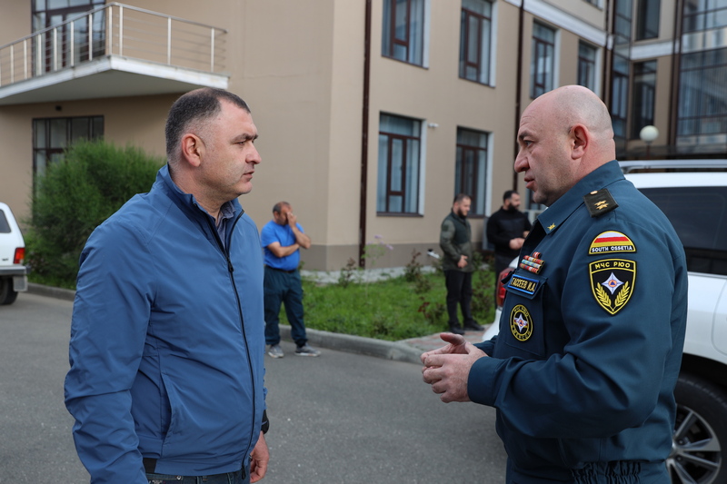 0p814xhk. Алан Гаглоев посетил репетицию учений по эвакуации населения в чрезвычайных ситуациях