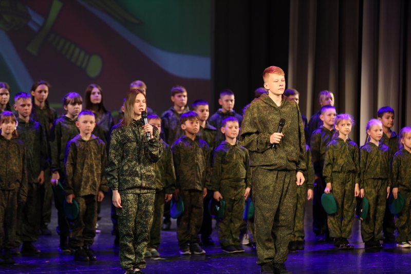 3qttterh. Алан Гаглоев посетил праздничный концерт в честь 105-й годовщины образования Пограничной службы ФСБ России