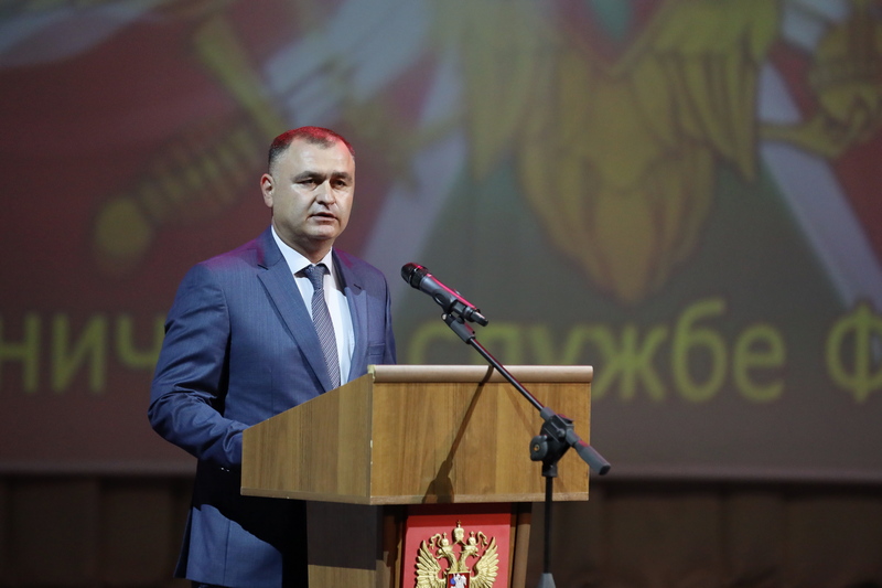 Алан Гаглоев посетил праздничный концерт в честь 105-й годовщины образования Пограничной службы ФСБ России