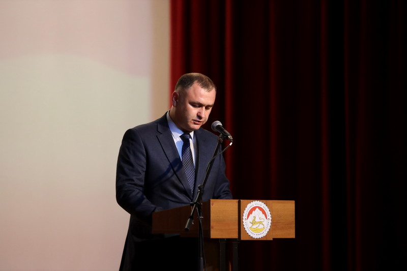 4uvcu6ep. Алан Гаглоев поздравил коллектив газеты «Южная Осетия» с 30-летним юбилеем