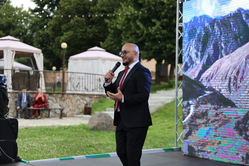 6_t5us5w. Алан Гаглоев принял участие в работе проектной сессии Международного молодежного туристско-патриотического форума «Единый Кавказ»