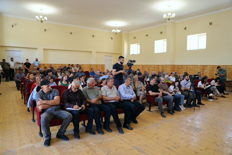 9ib65tj. Встреча с жителями села Амдзарин Ленингорского района